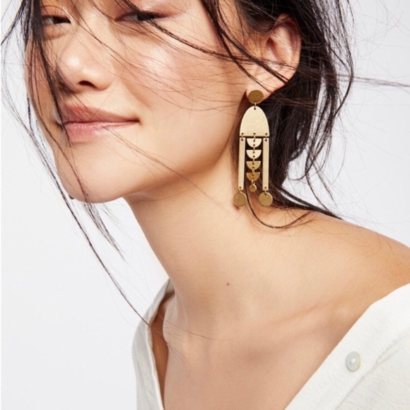 Free People Jewelry - Free People Ibiza Plate Earrings ✨